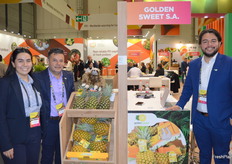 Golden Sweet pineapple producers from Costa Rica with daughter Raquel, father Randall and son Diego Hernandez. 